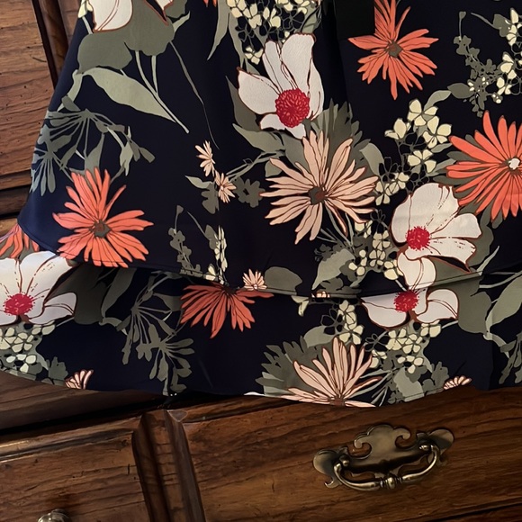 NWT Banana Republic tiered flowy top - Picture 4 of 7